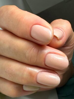 работа ученицы курса по маникюру Мариуполь